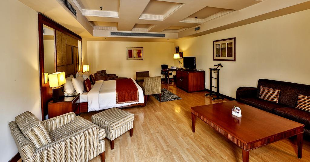 Regenta Central Klassik Ludhiana Zewnętrze zdjęcie