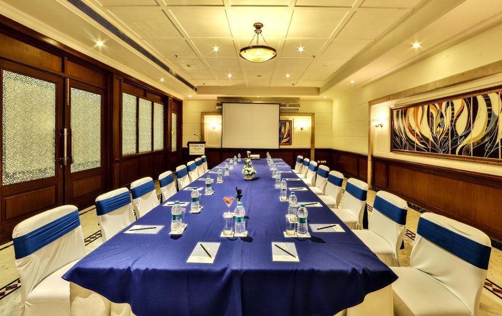 Regenta Central Klassik Ludhiana Zewnętrze zdjęcie